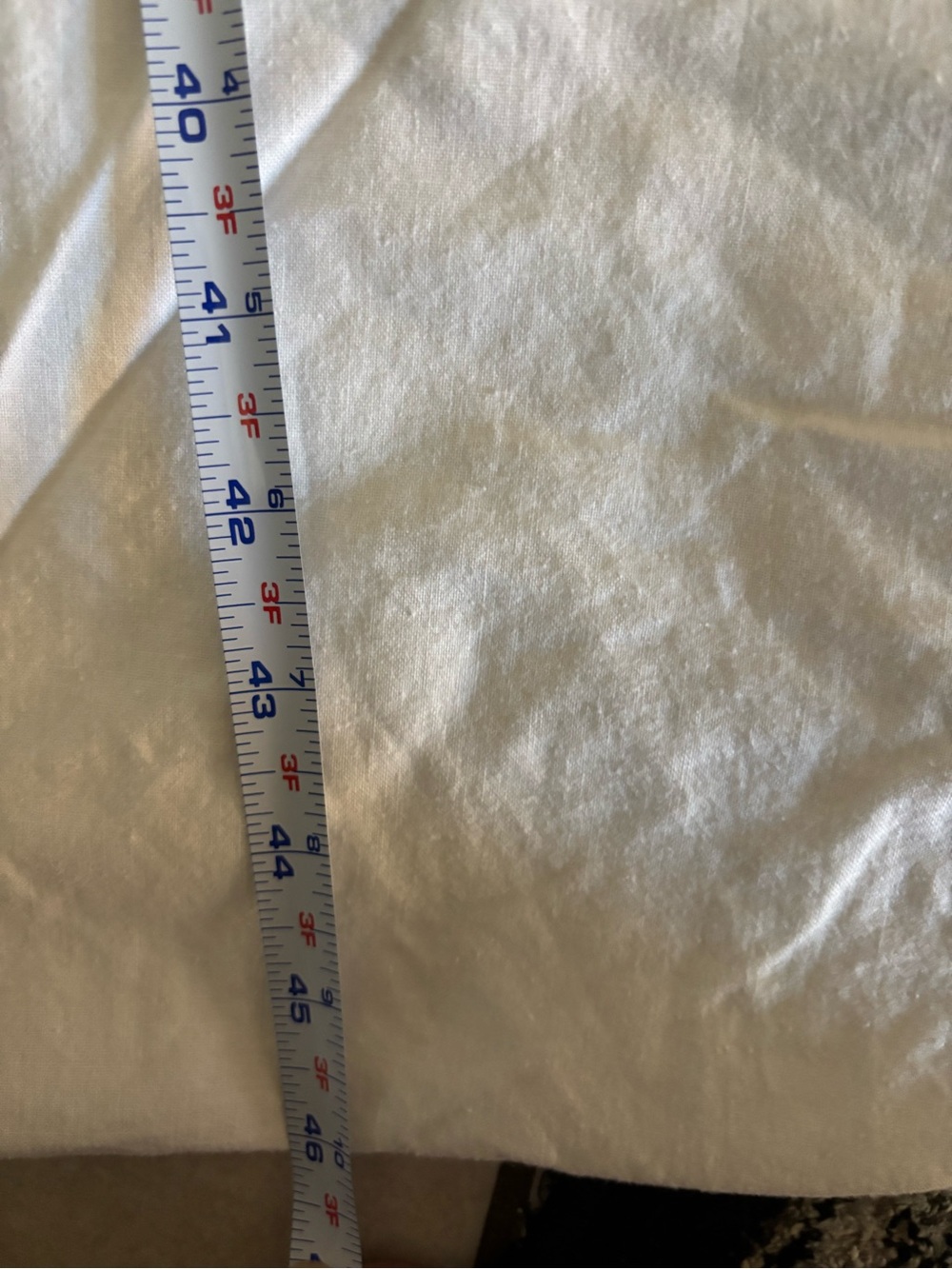 White Eyelet Tablecloth - Picture 5 of 6